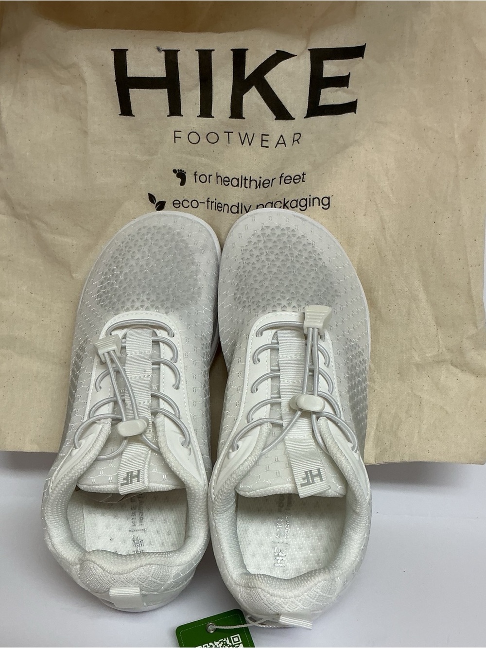 HIKE Footwear White Slip-On Athletic Shoes Flow Series W7 M5